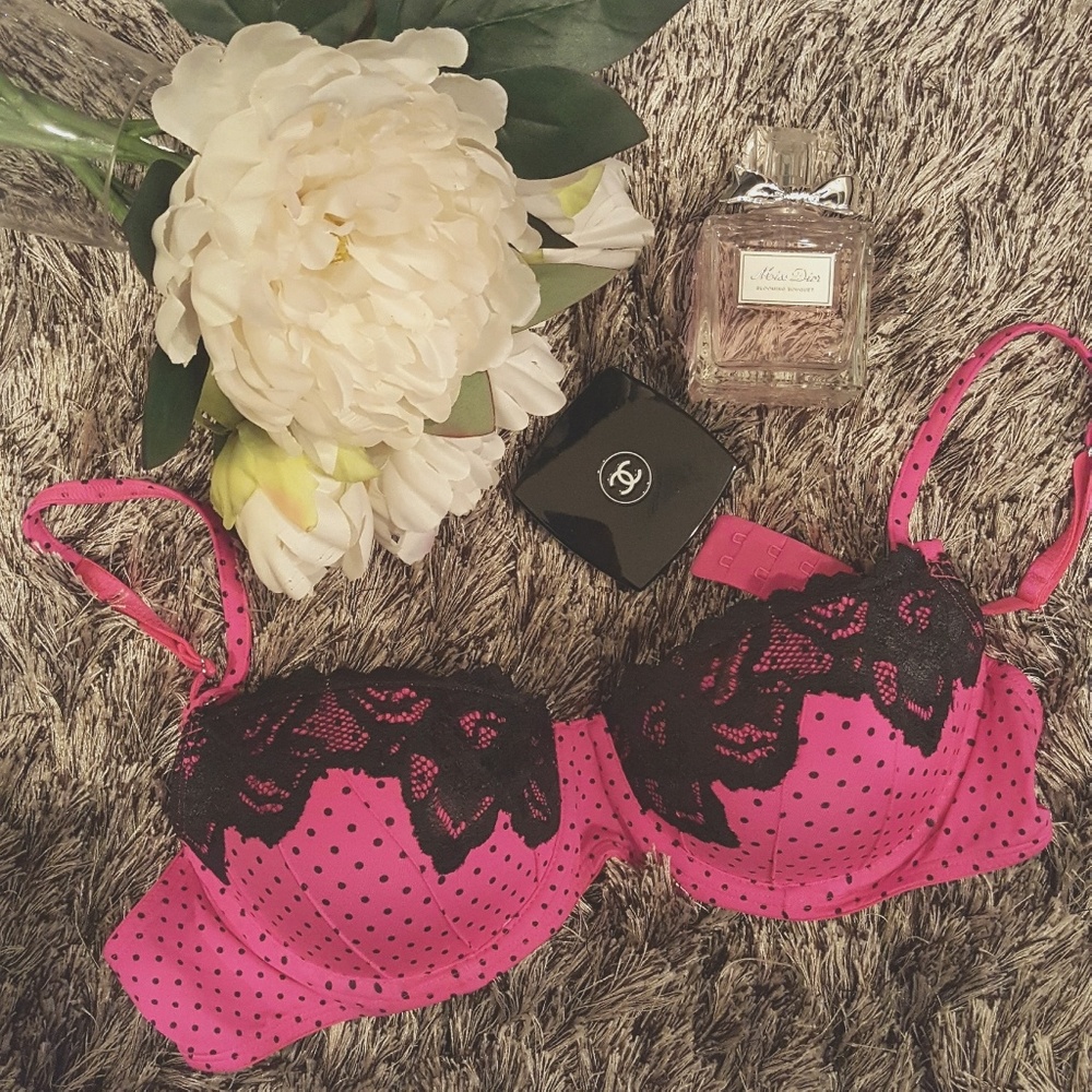 BNWOT Candie's pink polka dot push-up bra